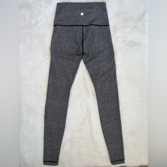 Lululemon 🍋 High Times 7/8 Length Pant In Teeny Tooth White Black Size 6 - Picture 5 of 9